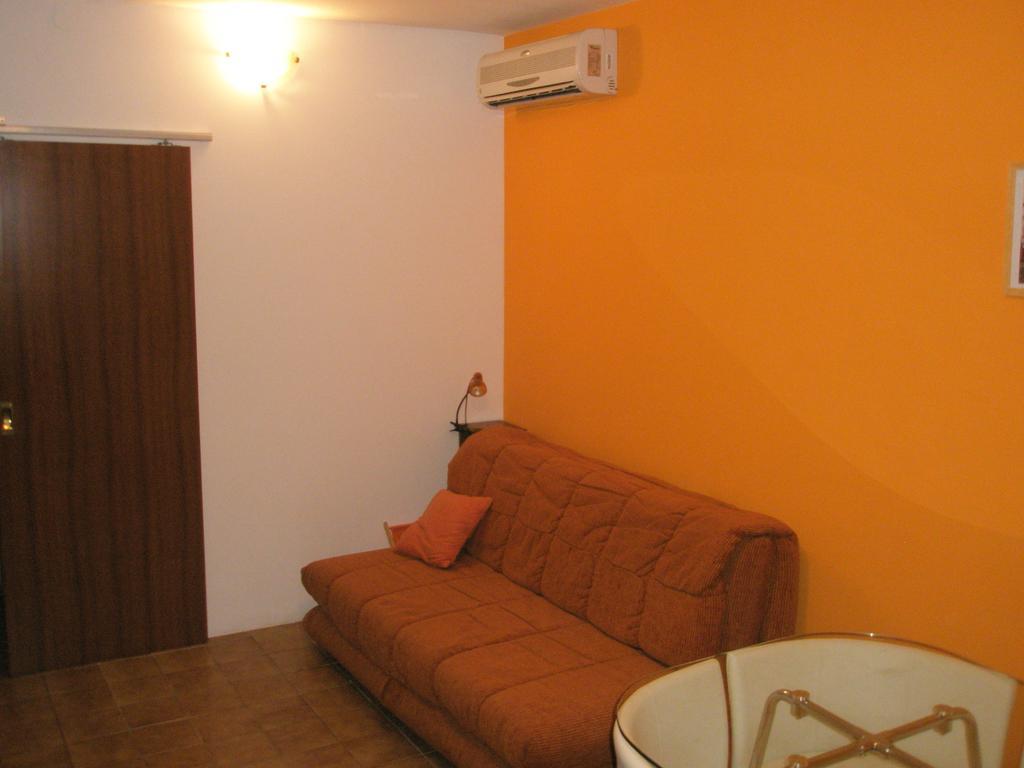 Studio Apartment Jadranko Duga Uvala Krnica Room photo